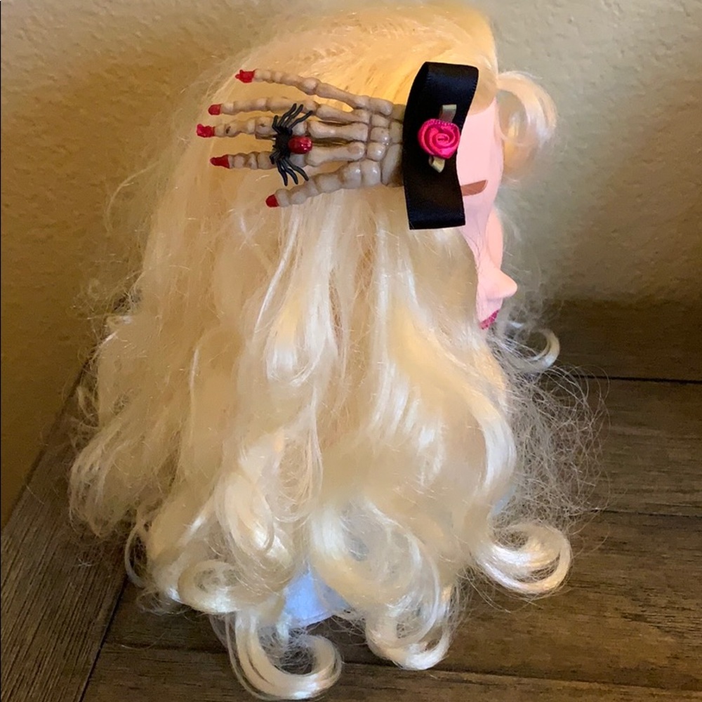 Halloween skeleton hand w spider 🕷 hair clip DOD - Picture 9 of 13
